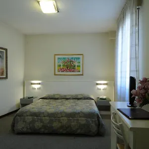 *** Hotel Cristallo Italie